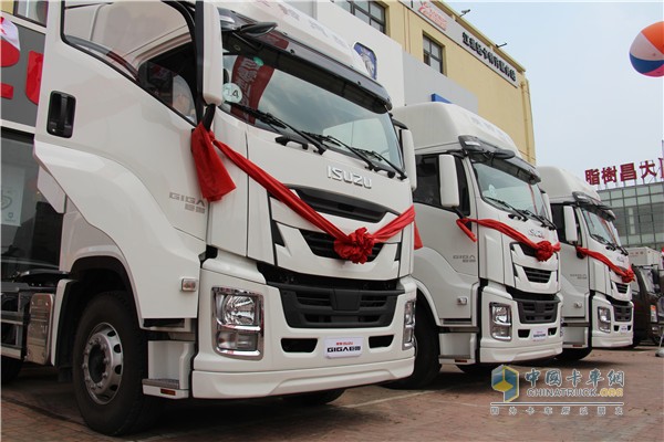 Qingling GIGA Heavy-Duty Truck Launched in Dalian