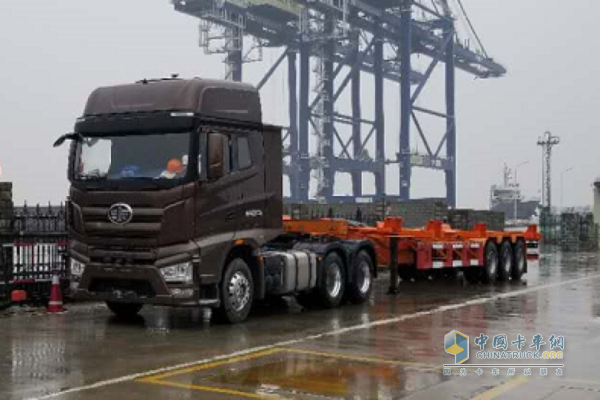 Jiefang Self-driving Trucks Set to Make Huge Splashes