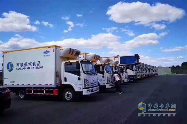 SHACMAN New Energy Refrigerated Trucks Start Operation at Daxing Int