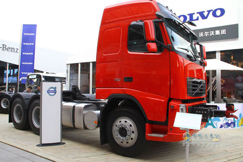 Two of VOLVO flagship trucks FM400 is a heavyduty truck with multi tasks 