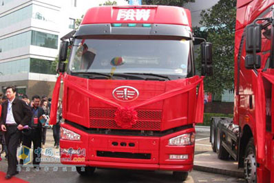 FAW J6 heavy truck hit the market