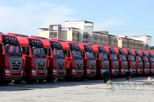 70 Units SINOTRUK LNG Tractors Delivered to Xiwang Logistics 