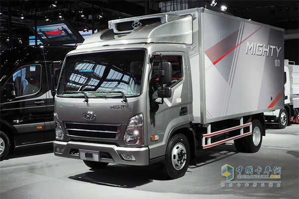 Sichuan Hyundai Brings MIGHT and TRAGO Xcient to Shanghai Autoshow