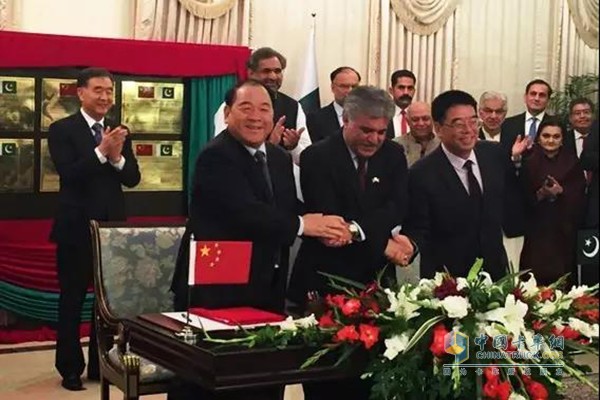 Sinotruk Signs Strategic Cooperation Framework Agreement With China Overseas Por