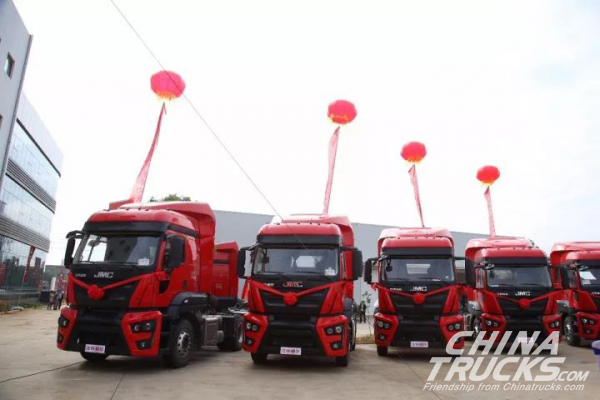 JMC Weilong Heavy-duty Trucks Delivered to Their First Customers for Operation