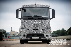 Daimler Presents Its Mercedes-Benz Urban eTruck Before Tesla's Truck Event