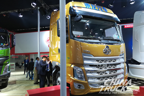 Chenglong H7 6×2R Tractor+Dongfeng Cummins Engine+FAST Transmission 