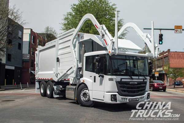 Daimler Brought New Garbage Truck to North America Market