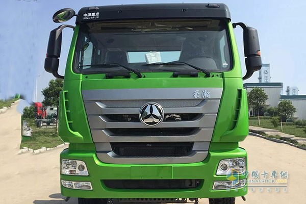Sinotruk’s First Haohan J6G Dump Truck Comes off the Assembly Line