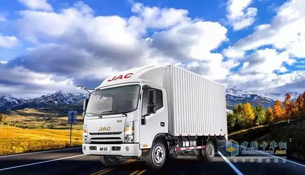 JAC Shuailing New Logistics World Truck Enters Chengdu