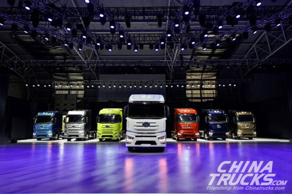 FAW Jiefang J7 Truck Makes a High-profile Debut in Shanghai