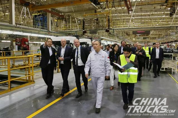 Volvo Officials Visit Dongfeng Commercial Vehicle