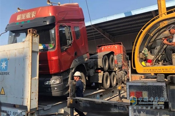 Chenglong Exports Its First Second-hand National III Trucks to Africa