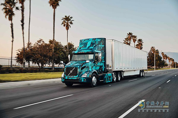 Volvo Trucks in North America Demonstrate Electric Heavy Duty Trucks