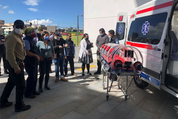 Foton Donates Ecuador First TOANO Negative Pressure Ambulance