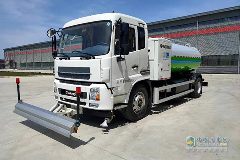 Yinlong Vehicle for Road Surface Cleaning