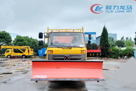 Dongfeng 145 Multi-function Snow Removal Truck