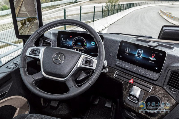 Mercedes-Benz Trucks Presents the 5th Generation of Actros in Chengdu