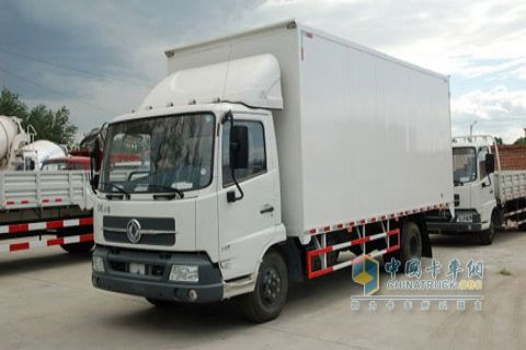Dongfeng KR 210HP 4*2 Cargo Truck 