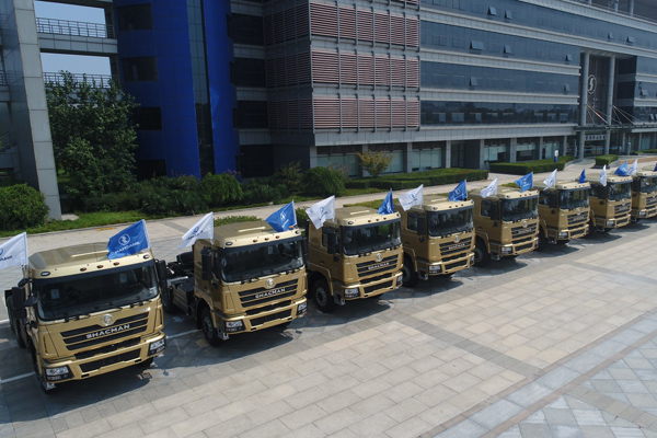 First Batch of over 200 SHACMAN F3000 Trailer Trucks Sending off to Mongolia