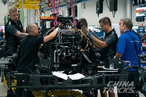 Mercedes-Benz eEconic rolls off production line