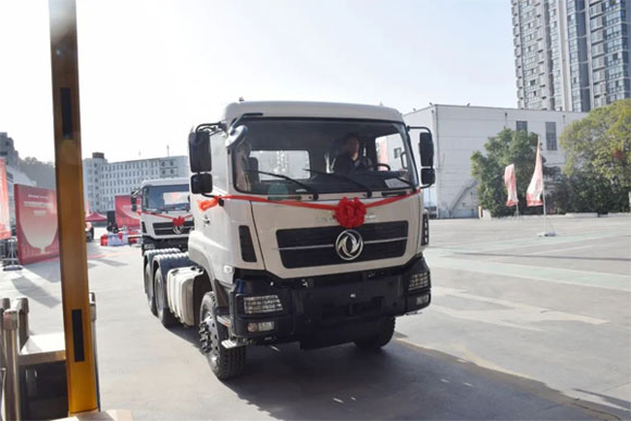 Dongfeng Exports 200 Tractor Heads to Africa