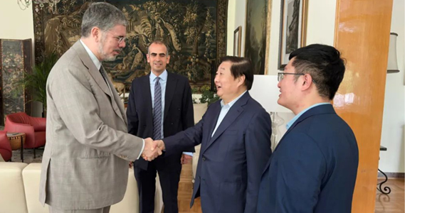 Chinaman of Weichai Group Met with Italian Ambassador to China