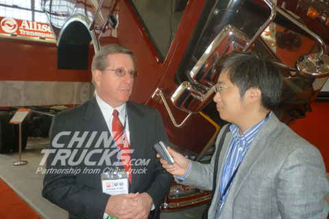 Yongqiang Wu, the chief editor of www.chinatrucks.com, is having the interview with CEO of Allison, Michael.