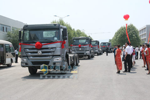 Departing ceremony of Sinotruk 1,500 heavy trucks to Africa