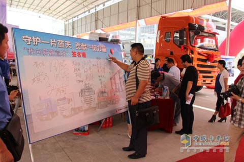 Dongfeng Liuzhou Trucks with National 4 Emission Hot Sales 