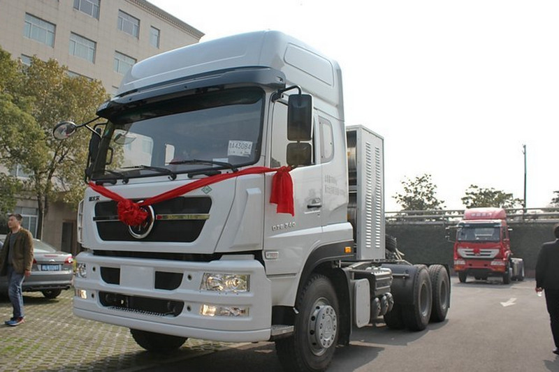 SINOTRUK Steyr D7B Heavy Truck 380HP 6X4 Euro 5 Natural Gas(LNG/CNG) Tractor(ZZ4253N3841E1LBN)