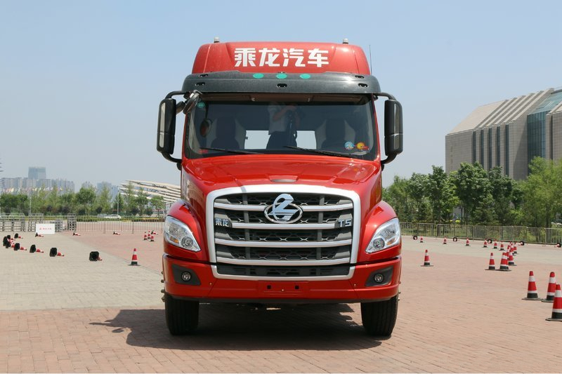 Liuzhou Chenglong T5 Heavy Truck 330HP 4X2 Euro 5 Long-head Tractor(9-speed)(LZ5180TBQT5AB)