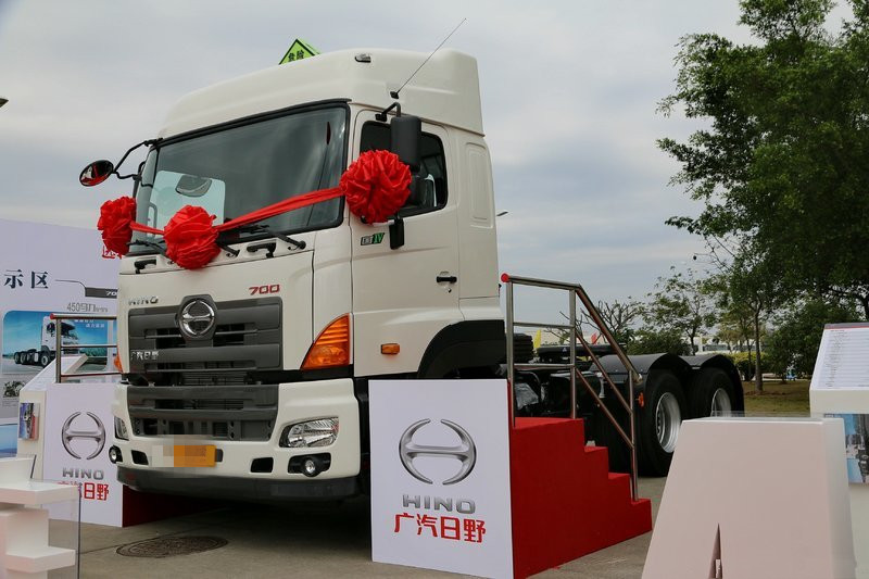 GAC HINO 700 Series Heavy Truck 380HP 6X4 Euro 5 Hazadous Goods Tractor(High Roof)(YC4250SS2PL5W)