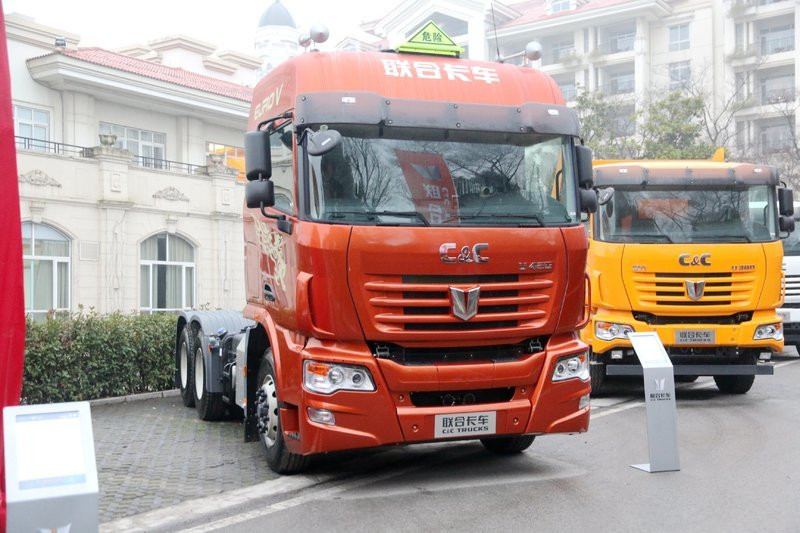 C&C U430 Heavy Truck 430HP 6X4 Euro 5 Tractor(Pengxiang QL400)(QCC4252D654-2)