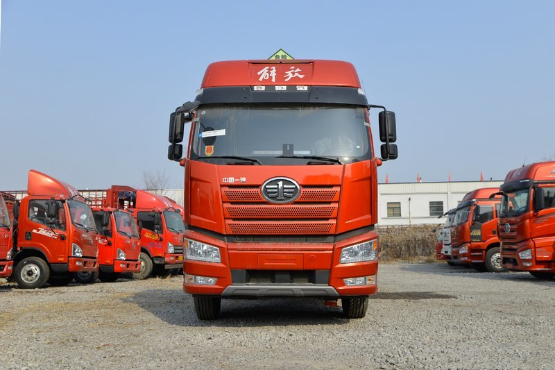 FAW Jiefang J6P Premium Edition 460HP 6X4 Euro 6 Tractor Head for Hazardous Goods(CA4250P66K25T1E6Z)