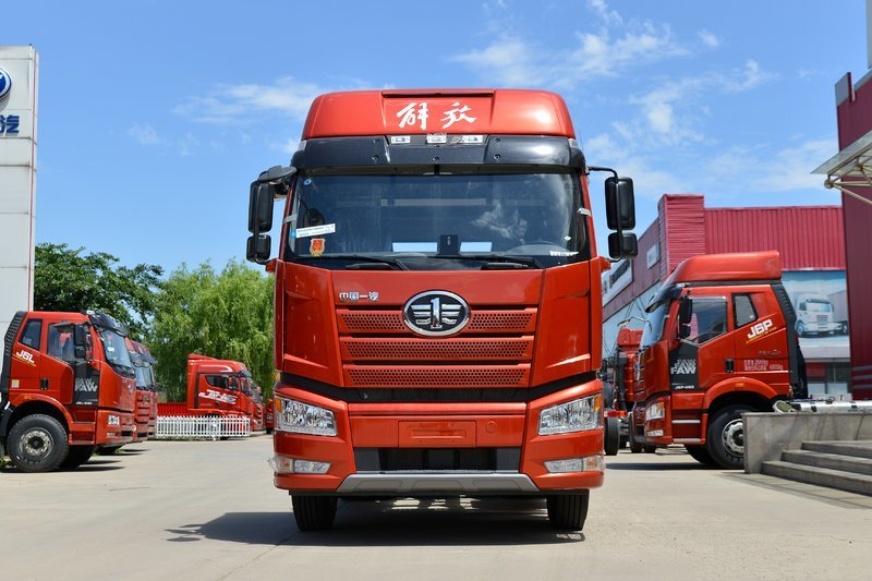 Jiefang J6P Heavy Truck Premium Edition 510HP 6X4 Euro 6 Tractor(CA4250P66M25T1E6)