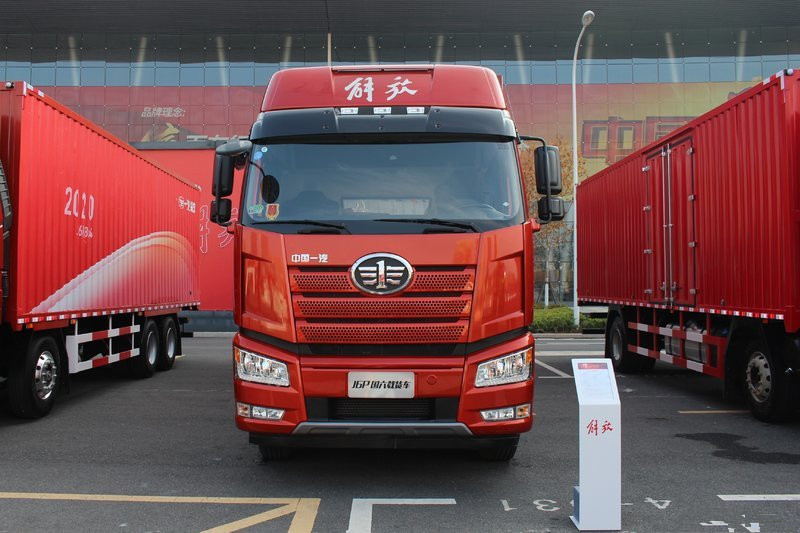 Jiefang New J6P Heavy Truck 320HP 6X2 9.6m Euro 6 Box Cargo Trucks(CA5250XXYP66K1L6T3E6)