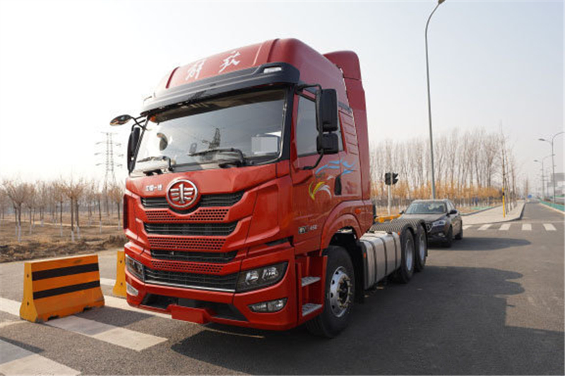 Jiefang Hav VH Heavy Truck 430HP 6X4 LNG Euro 6 Tractor(CA4250P2K8T1NE6A80)