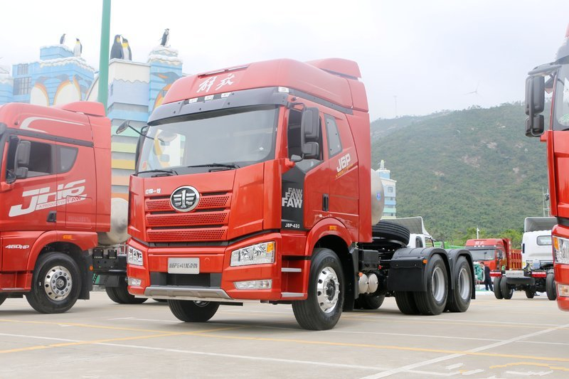 Jiefang New J6P Heavy Truck 420HP 6X4 LNG Euro 6 Tractor(CA4250P66M25T1E6)
