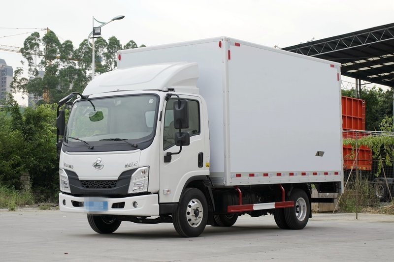 Liuzhou Chenglong L2 140HP 4X2 4.165mm Euro 6 Single Row Box Truck(LZ5041XXYL2AC2)