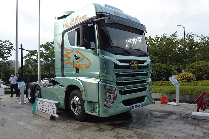 FAW Jiefang Eagle Road Business Class Version 620HP 6X4 Euro 6 AMT Tractor(CA4257P35K18T1E6A80)
